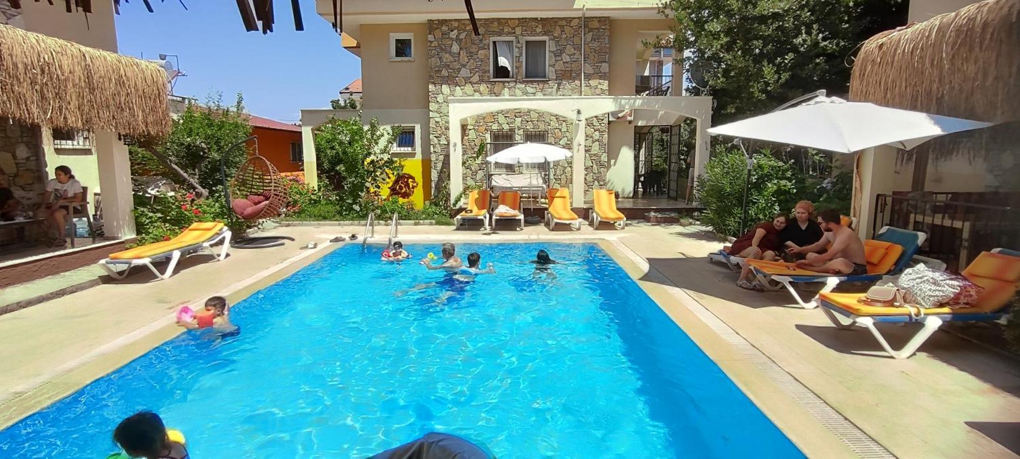Cileks Apart Otel Fethiye Bagian luar foto