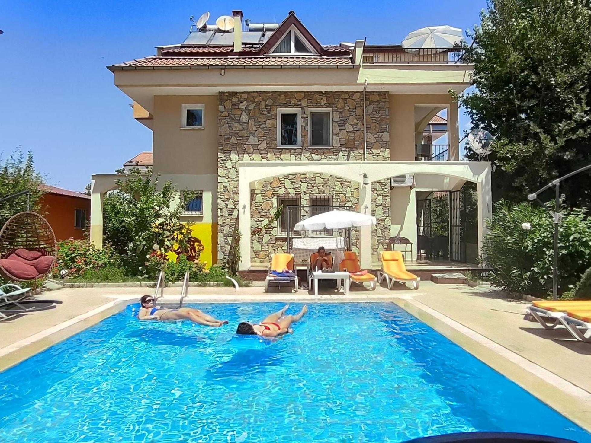 Cileks Apart Otel Fethiye Bagian luar foto